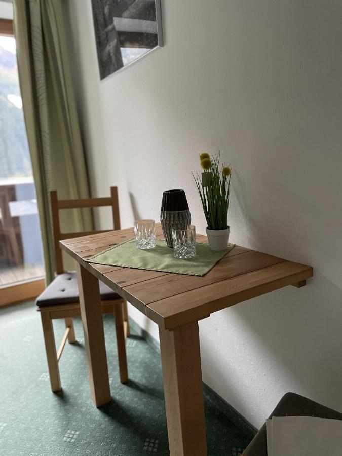 Hotel Haus Matt Pettneu am Arlberg Exterior foto